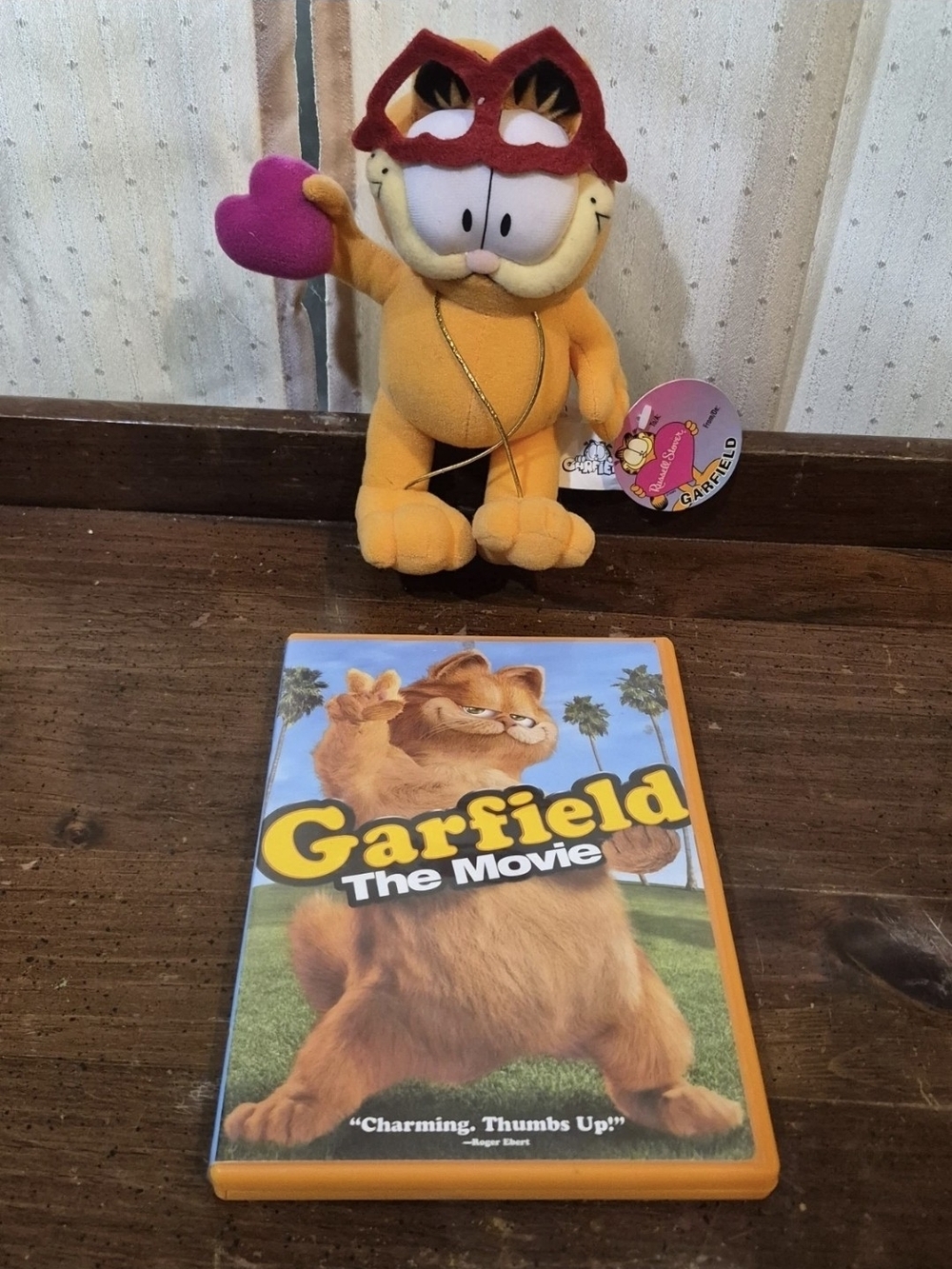Garfield 2004 Movie DVD & Vintage Russell Stover Valentine Plush Bundle Lot